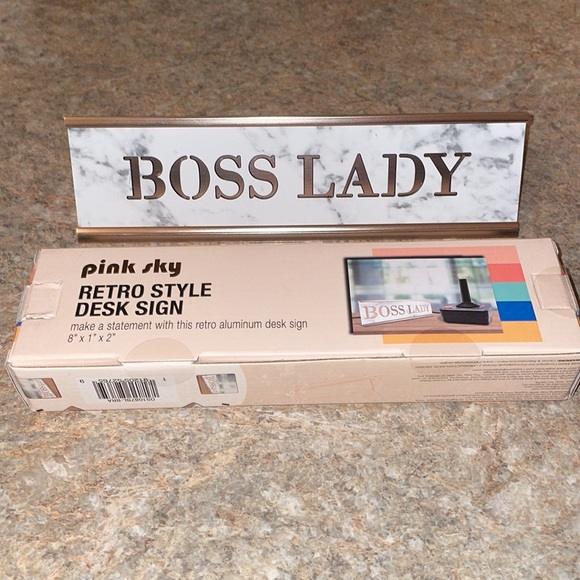 Retro Style Desk Sign 8”x1”x2” Boss Lady - Picture 5 of 6